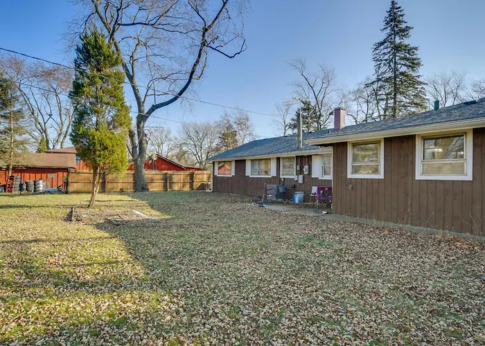 Home: Walk To Rec Center! Ferienhaus Country Club Hills